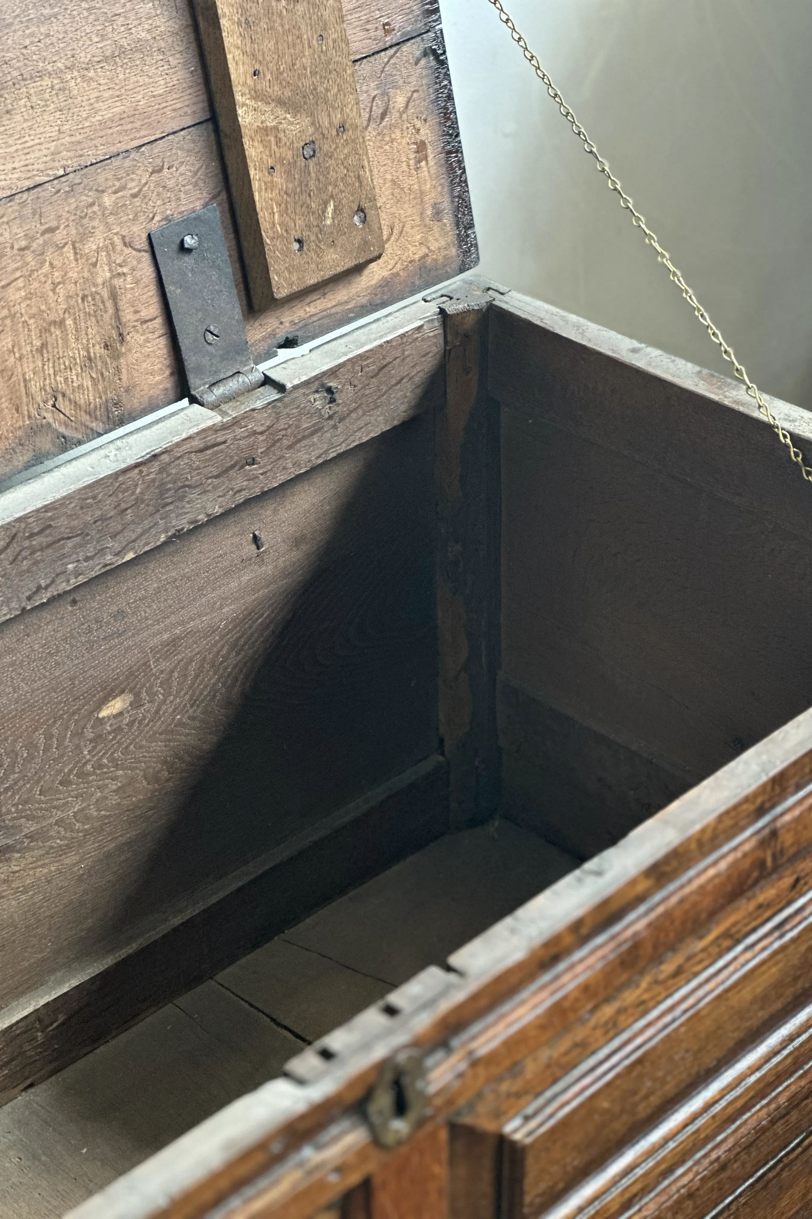 Antique English Georgian Oak Blanket Chest With Drawer