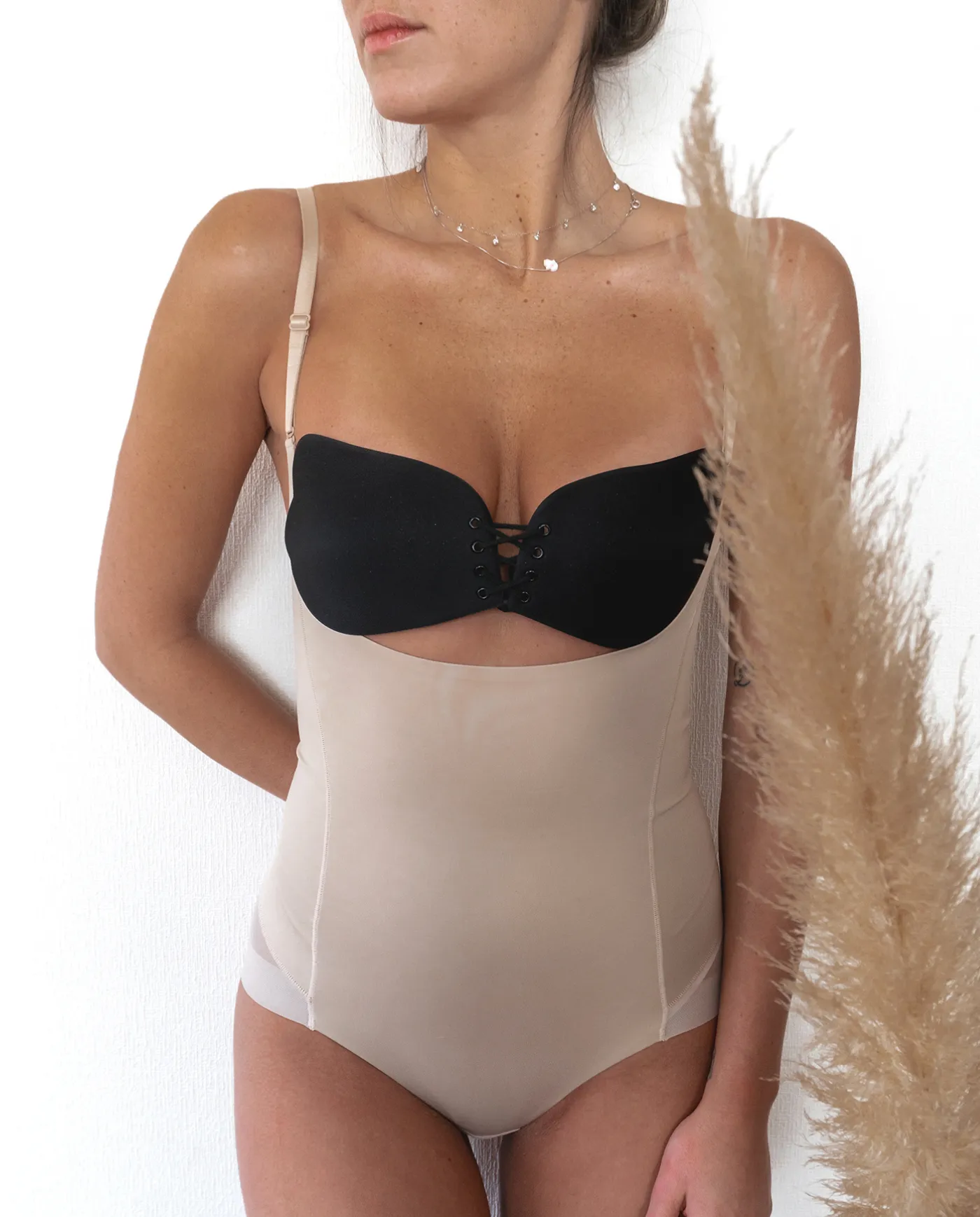 BODY MODELADOR LIBRE DE BUSTO CON TIRANTES AJUSTABLES Y DESMONTABLES BEIGE