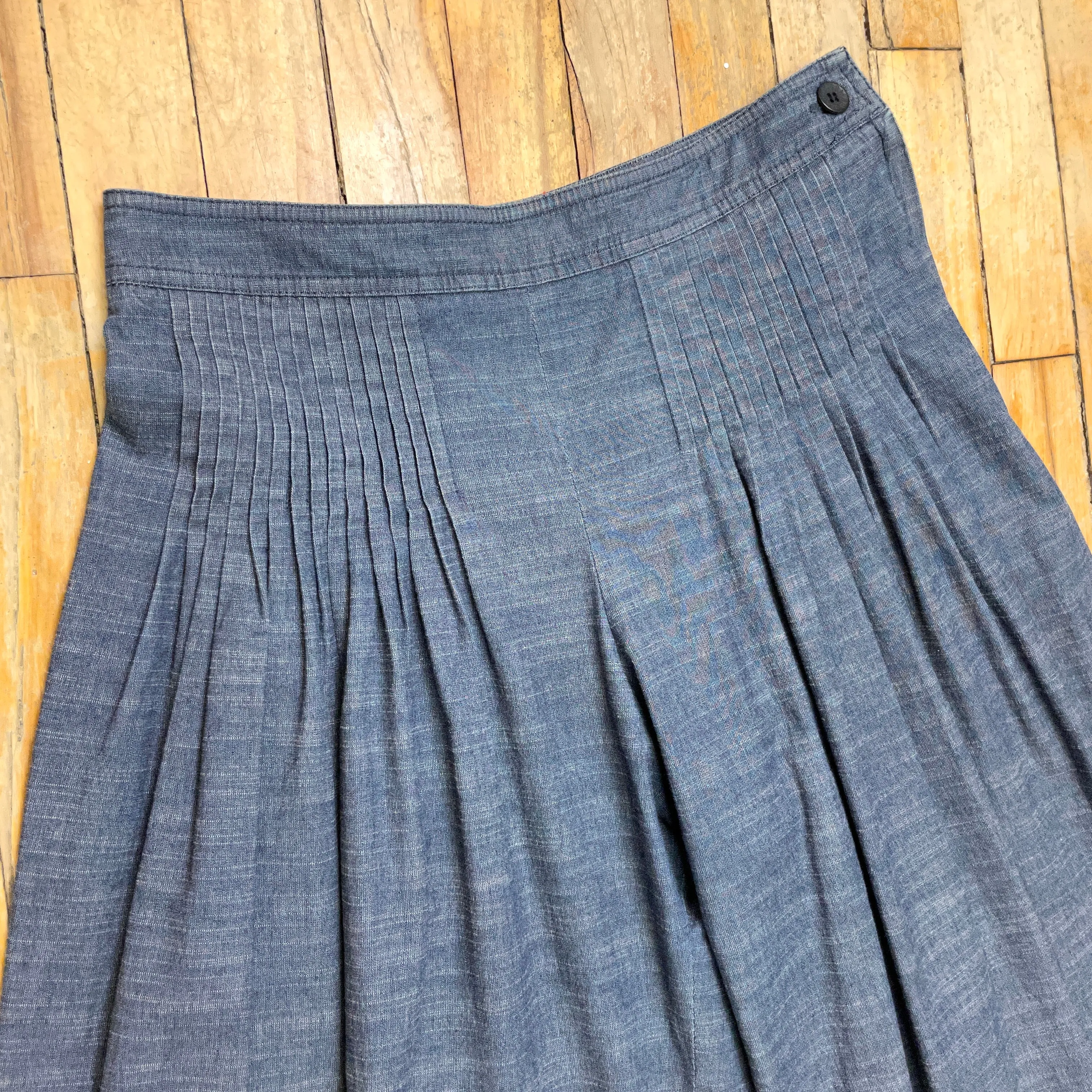 Chanel Spring '03 Vintage Designer Denim Pleated Wide-Leg Trousers Made in Italy Size 30"