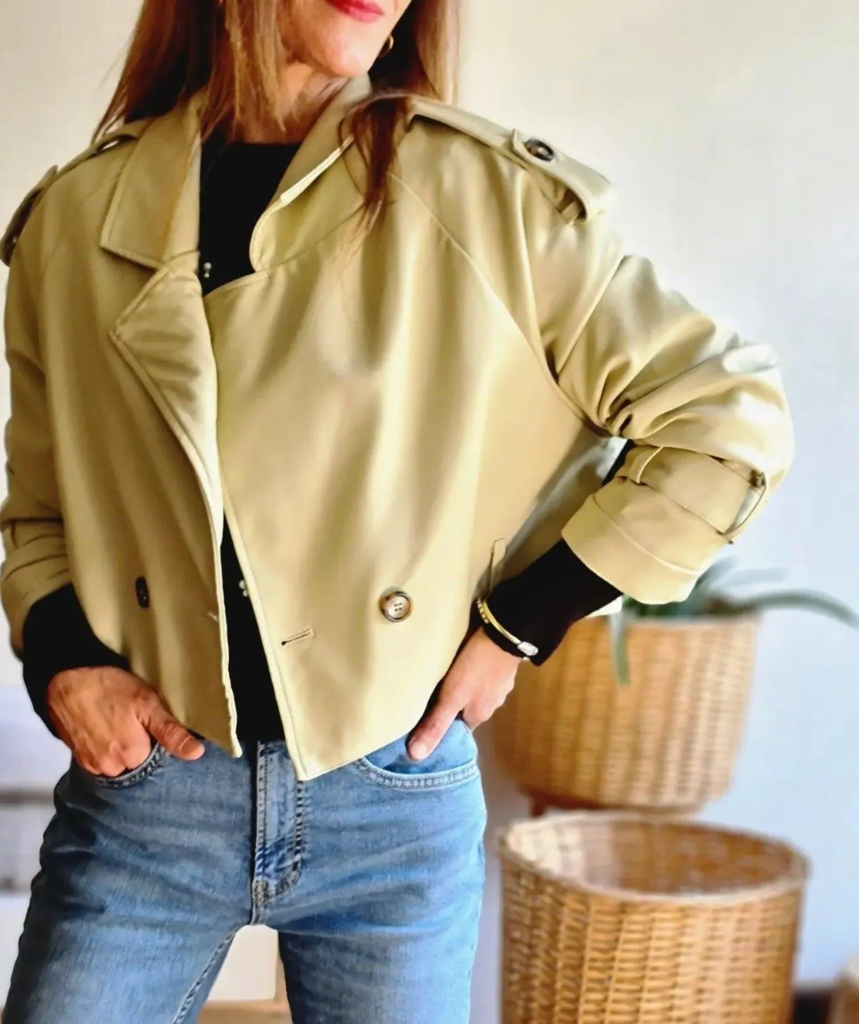 Chaqueta Crop Eco Cuero Crema.