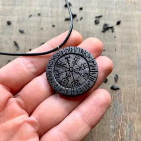 Colgante de runas Vegvisir de madera única tallada a mano