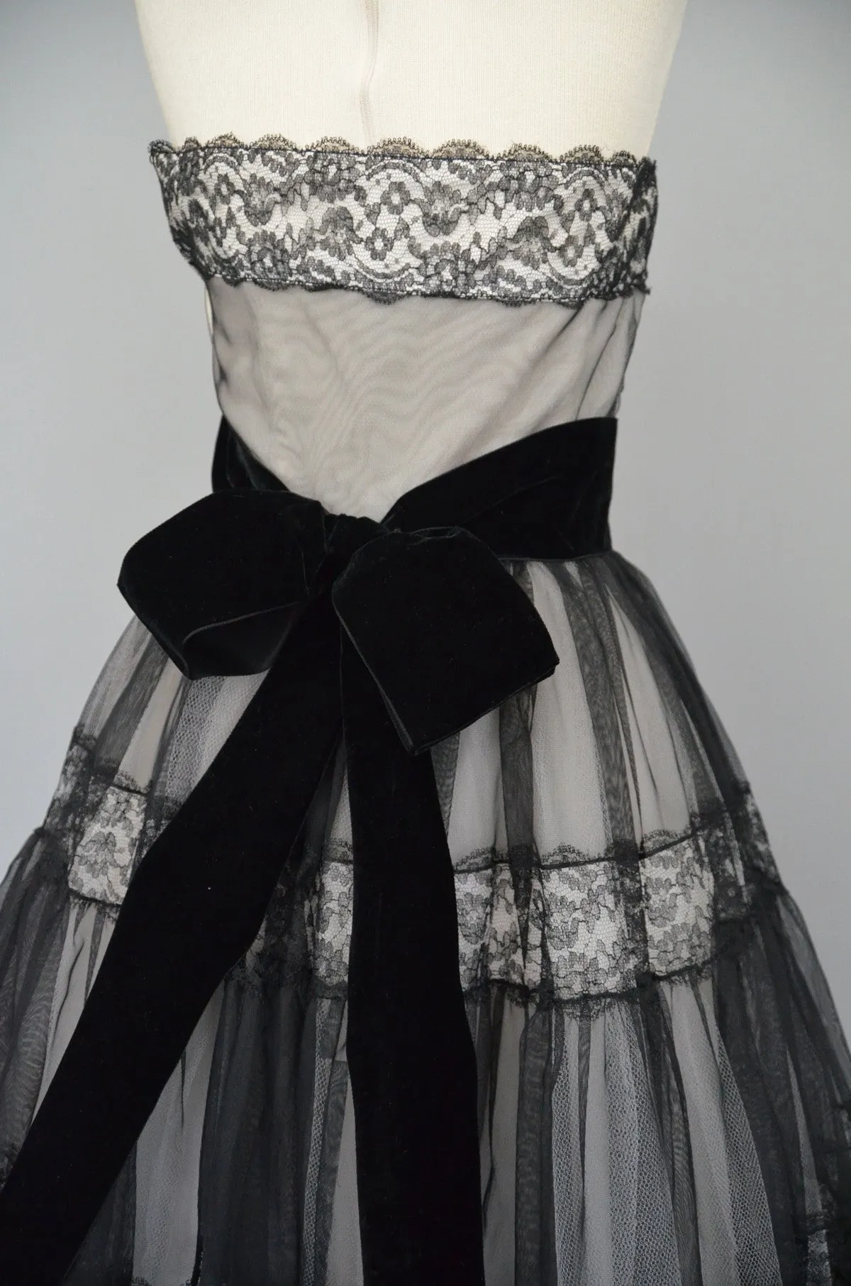 Layaway 1950s Black Lace and Chiffon Party Prom Dress