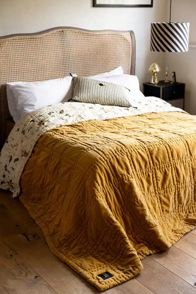 Reversible Gold Rock & Rose Throw