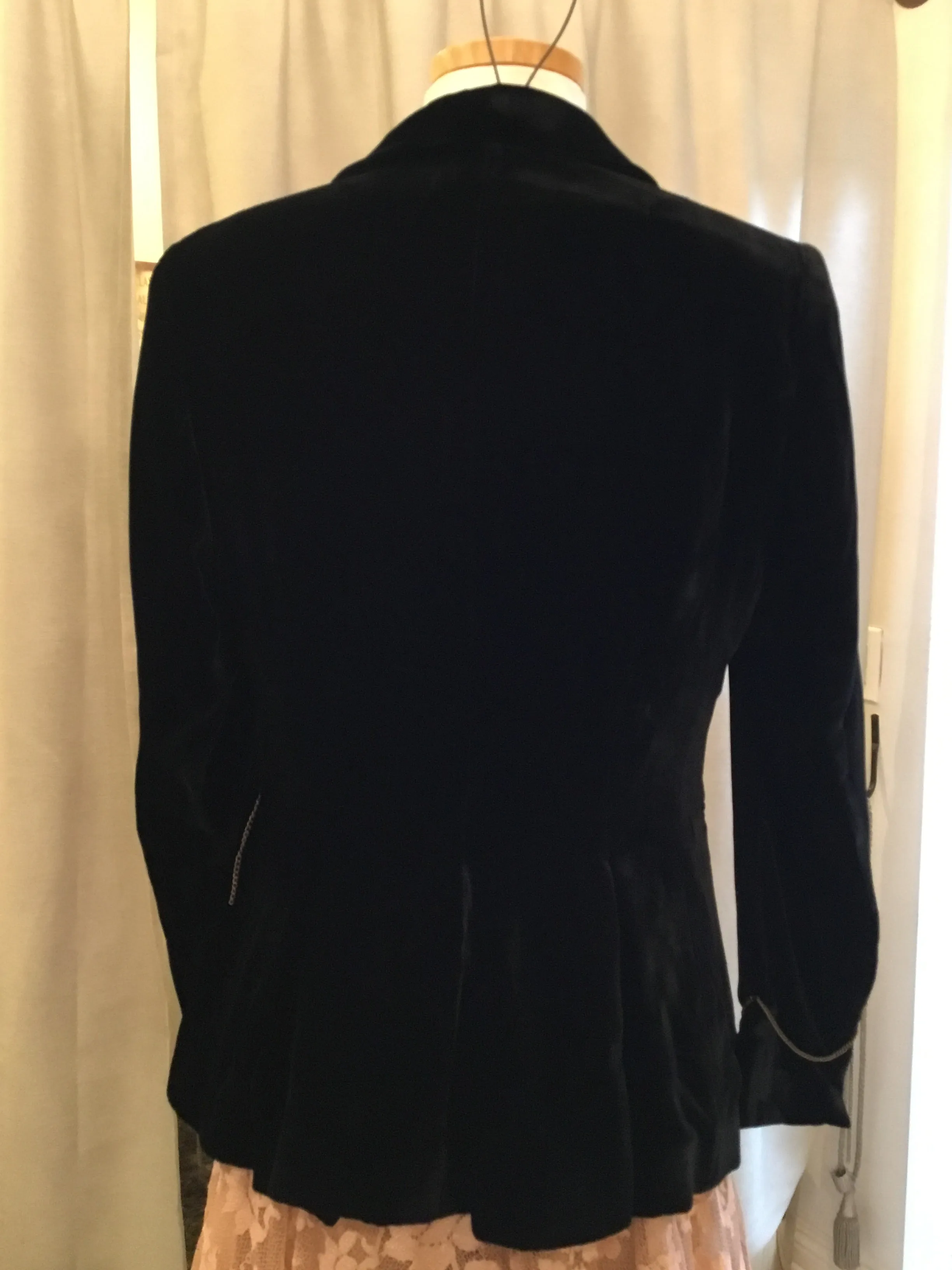 T.ba Mariane Rock Classic Long Sleeve Silk Velvet Jacket