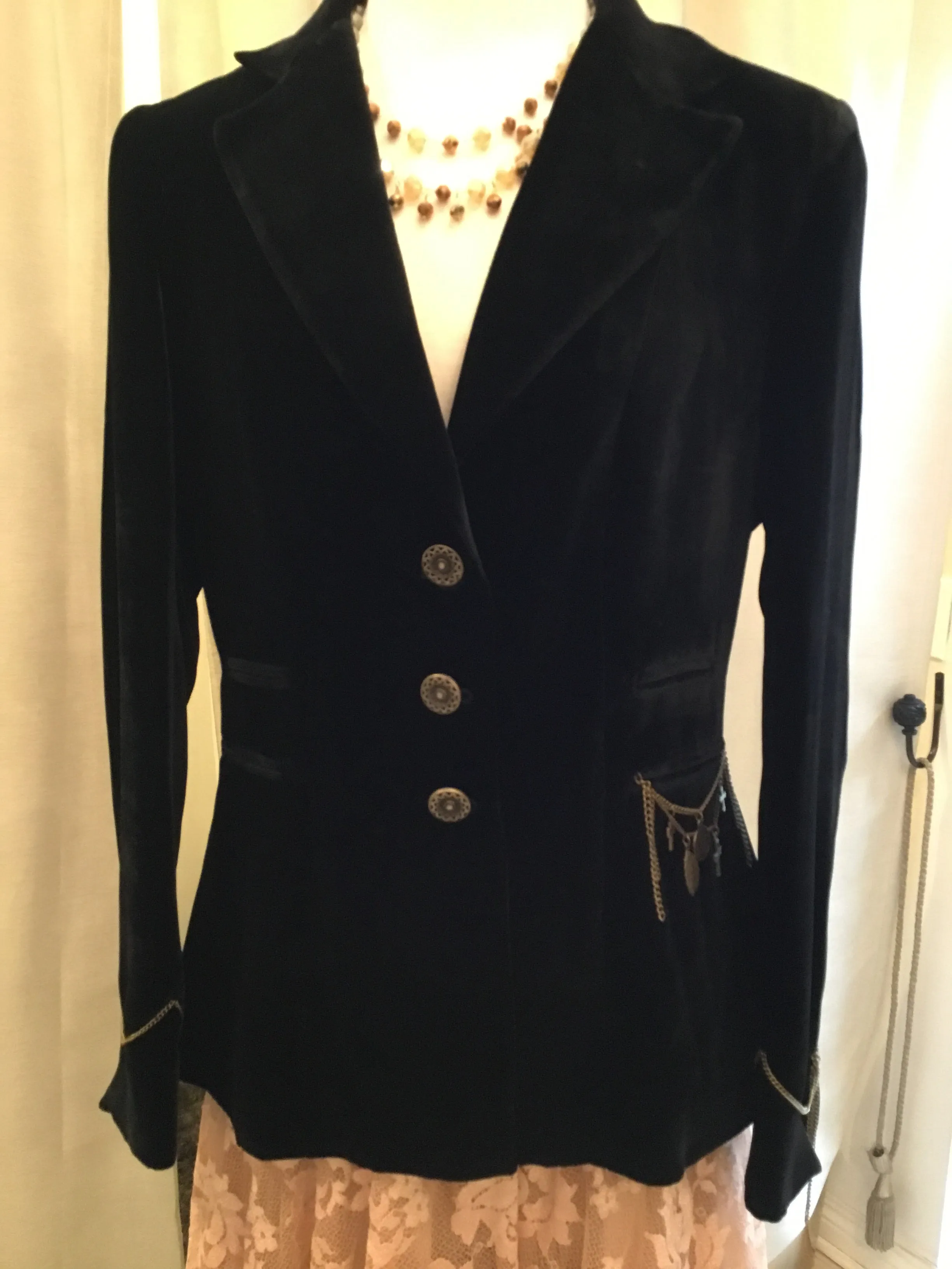 T.ba Mariane Rock Classic Long Sleeve Silk Velvet Jacket