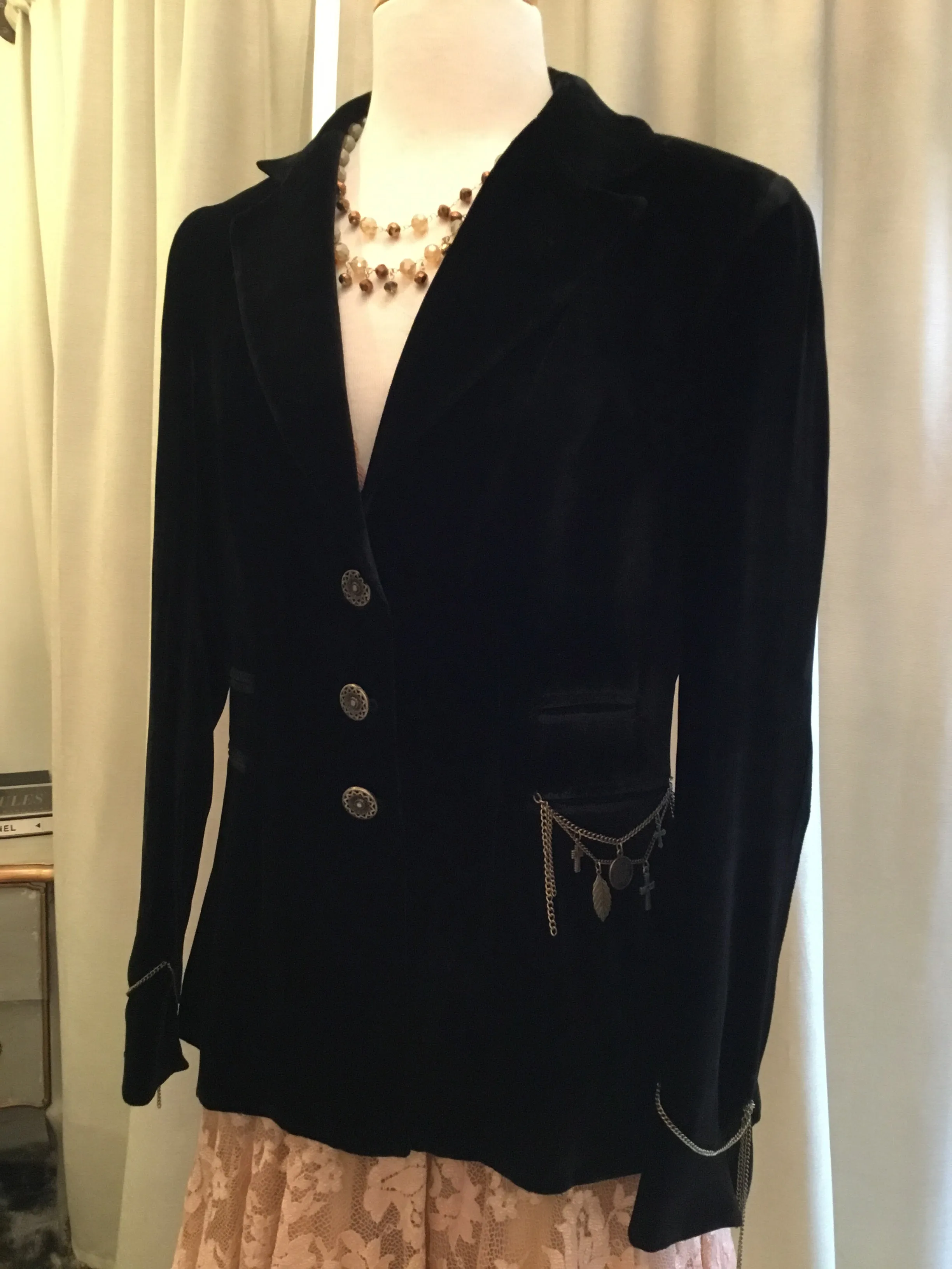 T.ba Mariane Rock Classic Long Sleeve Silk Velvet Jacket