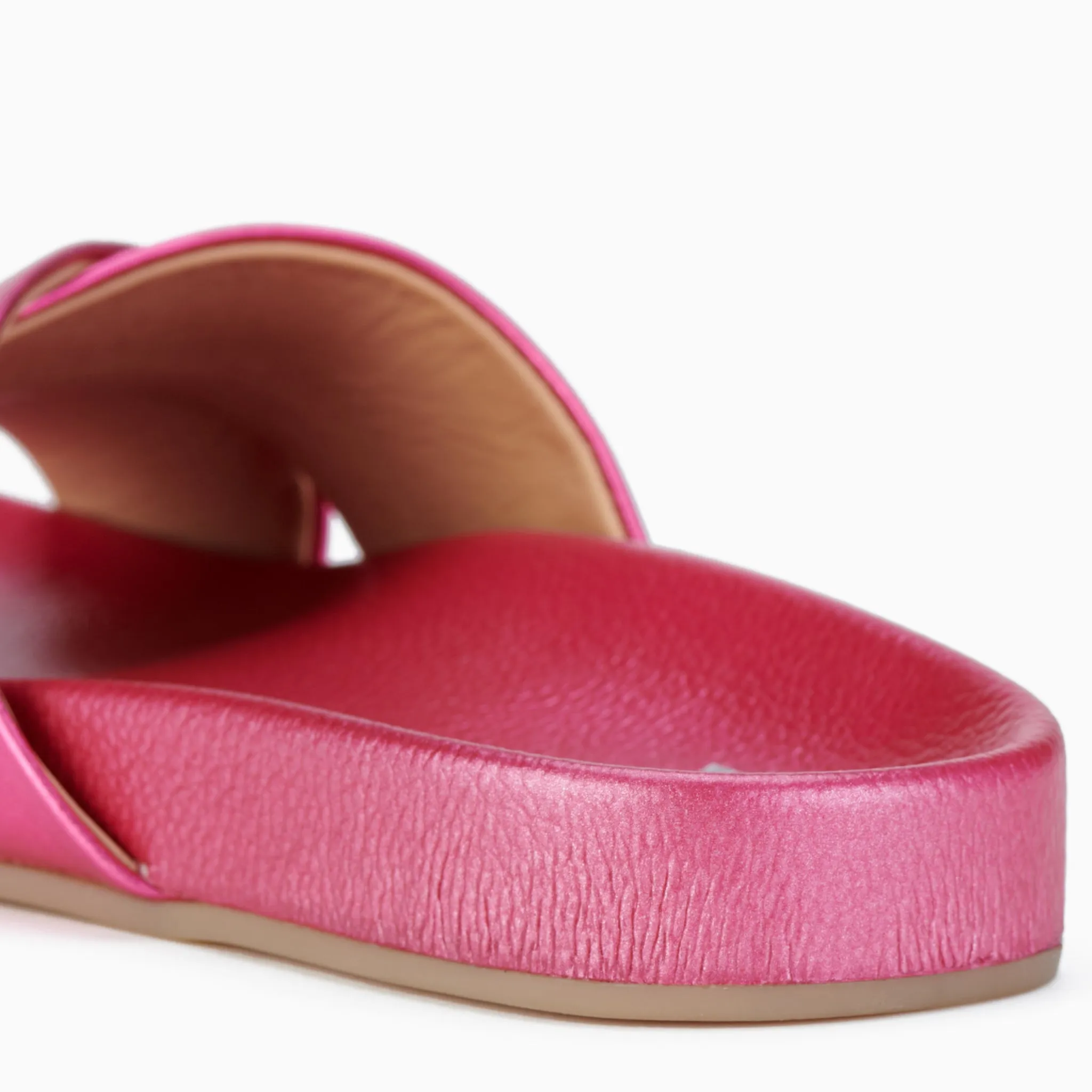 Tide Cross Slide Raspberry Metallic