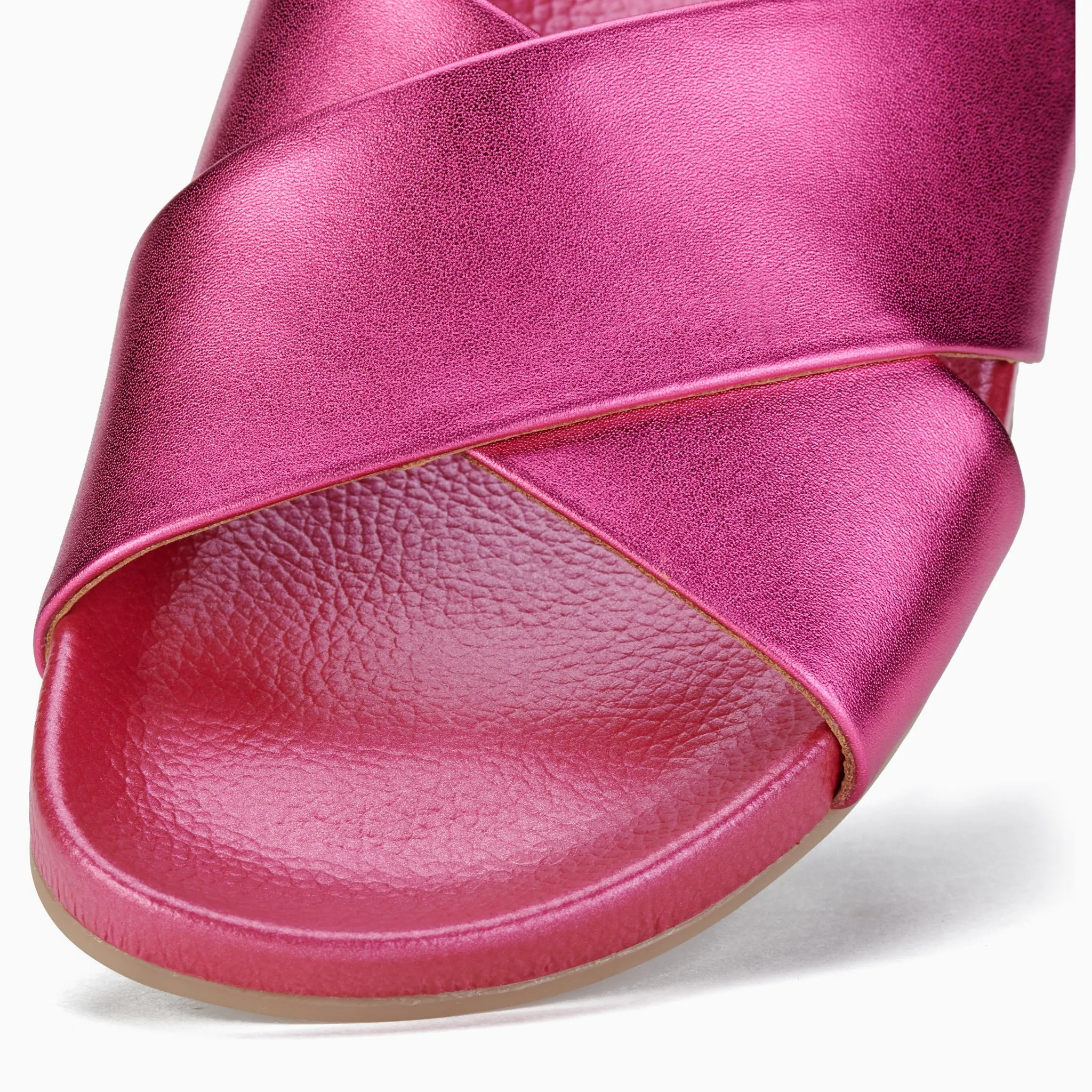 Tide Cross Slide Raspberry Metallic